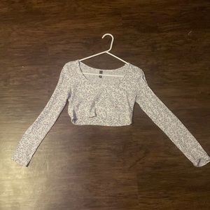 Cropped long sleeve shirt